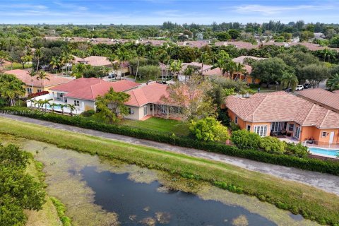 House in Plantation, Florida 5 bedrooms, 265.51 sq.m. № 1828317 - photo 30