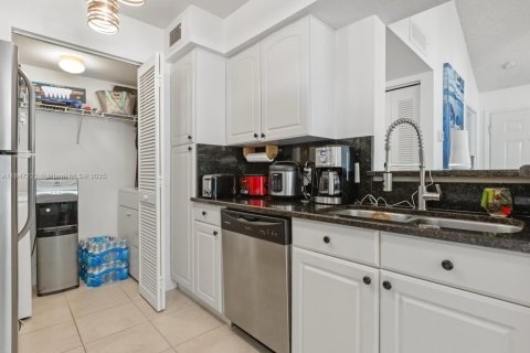 Condo in Orlando, Florida, 2 bedrooms  № 1849244 - photo 11
