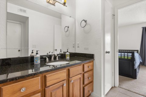 Condo in Orlando, Florida, 2 bedrooms  № 1849244 - photo 15