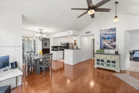Condo in Orlando, Florida, 2 bedrooms  № 1849244 - photo 12