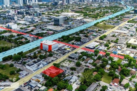 Propiedad comercial en venta en Miami, Florida № 1957502 - foto 5