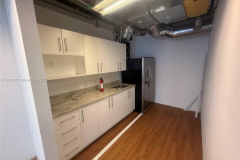 Propiedad comercial en venta en Miami, Florida № 2154377 - foto 4