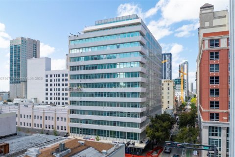 Propiedad comercial en venta en Miami, Florida № 2154377 - foto 1