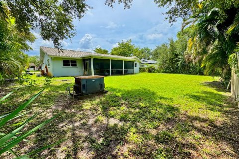 House in Plantation, Florida 3 bedrooms, 130.99 sq.m. № 1830194 - photo 23