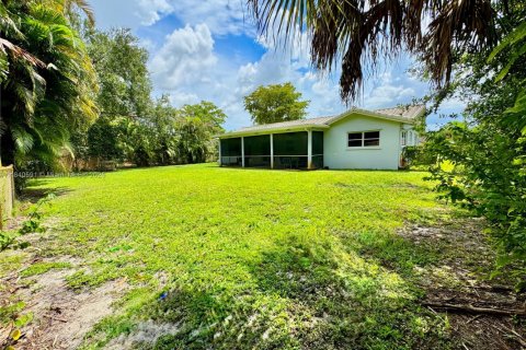 House in Plantation, Florida 3 bedrooms, 130.99 sq.m. № 1830194 - photo 24
