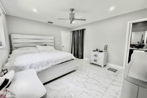 House in Plantation, Florida 3 bedrooms, 130.99 sq.m. № 1830194 - photo 6
