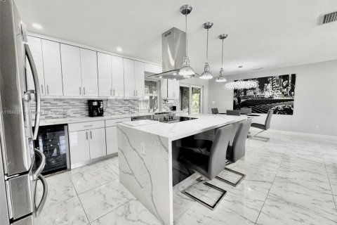House in Plantation, Florida 3 bedrooms, 130.99 sq.m. № 1830194 - photo 16