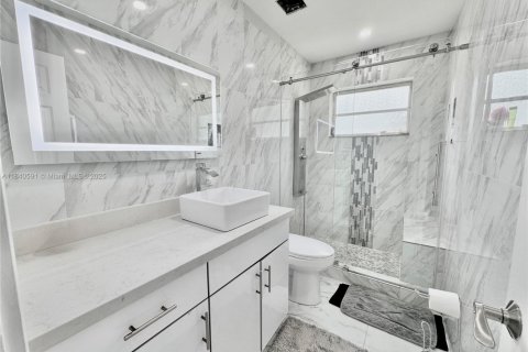 House in Plantation, Florida 3 bedrooms, 130.99 sq.m. № 1830194 - photo 10