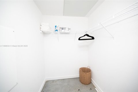 Copropriété à louer à Miami, Floride: 49.52 m2 № 1951324 - photo 13