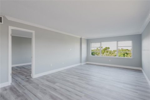 Condo in Seminole, Florida, 2 bedrooms  № 1847239 - photo 7