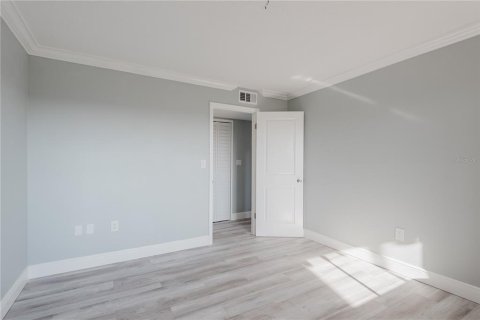 Condo in Seminole, Florida, 2 bedrooms  № 1847239 - photo 19