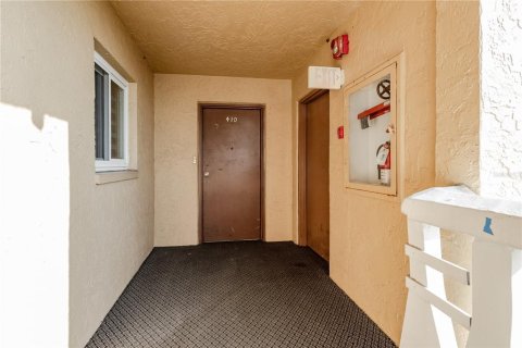 Condo in Seminole, Florida, 2 bedrooms  № 1847239 - photo 4