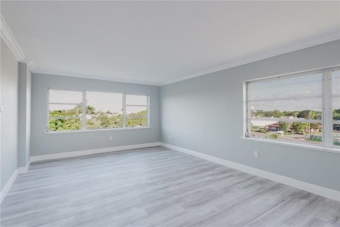 Condo in Seminole, Florida, 2 bedrooms  № 1847239 - photo 8