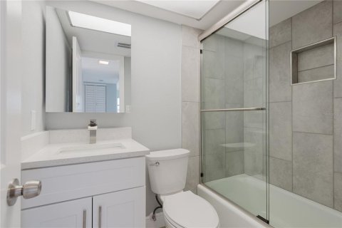 Condo in Seminole, Florida, 2 bedrooms  № 1847239 - photo 20