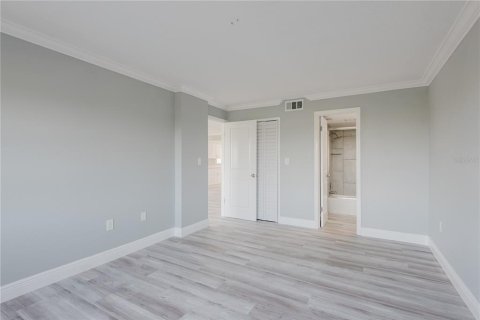 Condo in Seminole, Florida, 2 bedrooms  № 1847239 - photo 16