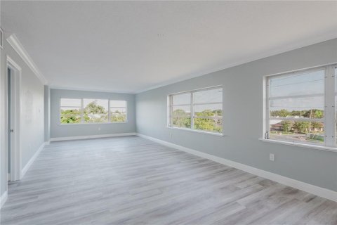 Condo in Seminole, Florida, 2 bedrooms  № 1847239 - photo 6