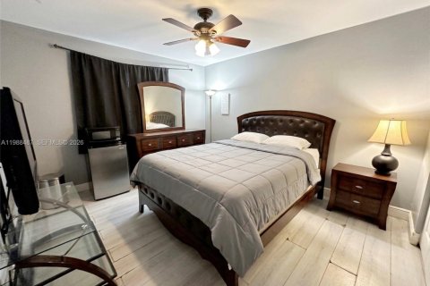 House in Sunrise, Florida 2 bedrooms, 115.85 sq.m. № 2050570 - photo 7