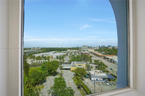 Immobilier commercial à vendre à North Miami, Floride № 2048091 - photo 11