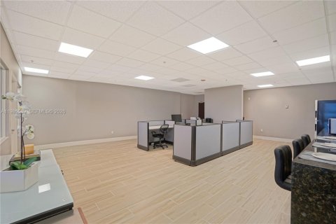 Immobilier commercial à vendre à North Miami, Floride № 2048091 - photo 8