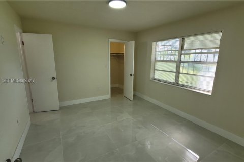 Снять в аренду квартиру в Опа-Локка, Флорида 2 спальни, 78.97м2, № 2005309 - фото 11