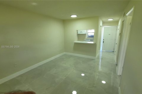 Снять в аренду квартиру в Опа-Локка, Флорида 2 спальни, 78.97м2, № 2005309 - фото 8