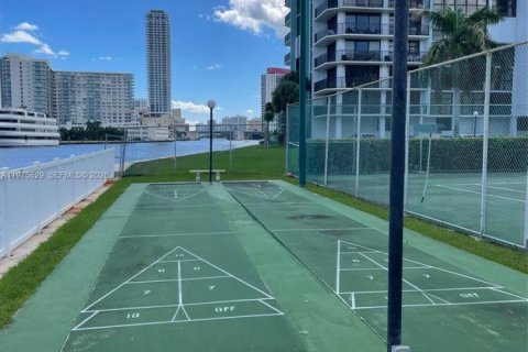 Condominio en alquiler en Hallandale Beach, Florida, 1 dormitorio, 85.01 m2 № 2079187 - foto 15