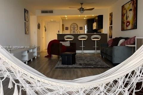 Condominio en alquiler en Hallandale Beach, Florida, 1 dormitorio, 85.01 m2 № 2079187 - foto 22