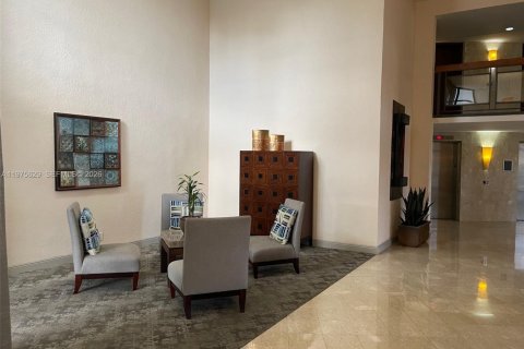 Condominio en alquiler en Hallandale Beach, Florida, 1 dormitorio, 85.01 m2 № 2079187 - foto 4