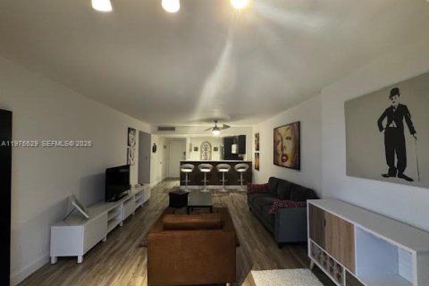 Condominio en alquiler en Hallandale Beach, Florida, 1 dormitorio, 85.01 m2 № 2079187 - foto 18