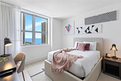 Condo in Hollywood, Florida, 2 bedrooms № 2081688 - photo 15