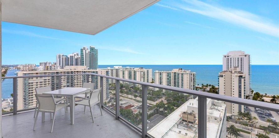 Condo in Hollywood, Florida, 2 bedrooms № 2081688