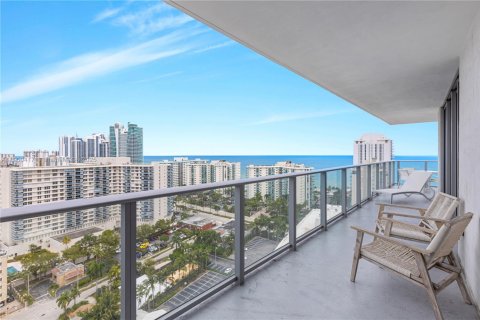 Condo in Hollywood, Florida, 2 bedrooms № 2081688 - photo 21