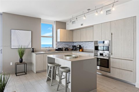 Condo in Hollywood, Florida, 2 bedrooms № 2081688 - photo 8