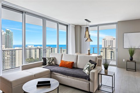 Condo in Hollywood, Florida, 2 bedrooms № 2081688 - photo 9
