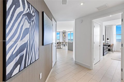 Condo in Hollywood, Florida, 2 bedrooms № 2081688 - photo 6
