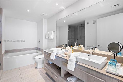Condo in Hollywood, Florida, 2 bedrooms № 2081688 - photo 14