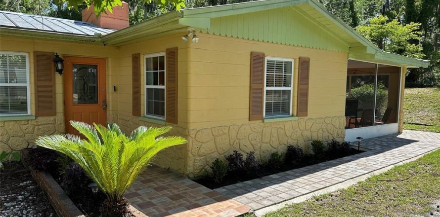 House in Homosassa, Florida 4 bedrooms, 227.24 sq.m. № 1750007