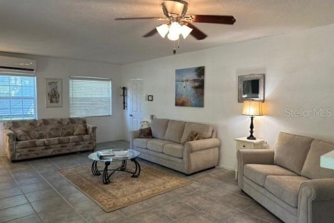 House in Homosassa, Florida 4 bedrooms, 227.24 sq.m. № 1750007 - photo 11