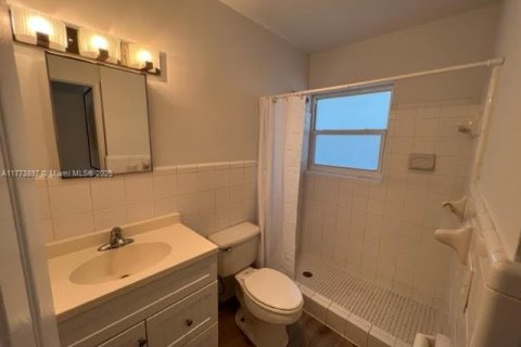 Condo in Lauderdale-by-the-Sea, Florida  № 1861102 - photo 11