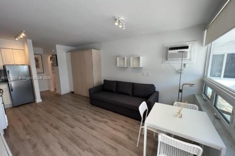 Condo in Lauderdale-by-the-Sea, Florida  № 1861102 - photo 4