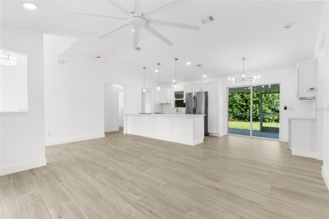 Villa ou maison à vendre à North Port, Floride: 3 chambres, 117.99 m2 № 1825094 - photo 7