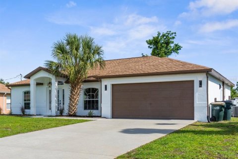 Villa ou maison à vendre à North Port, Floride: 3 chambres, 117.99 m2 № 1825094 - photo 2