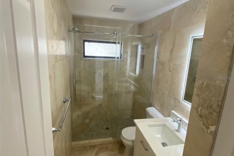 House in Palm Harbor, Florida 3 bedrooms, 196.4 sq.m. № 1856510 - photo 26