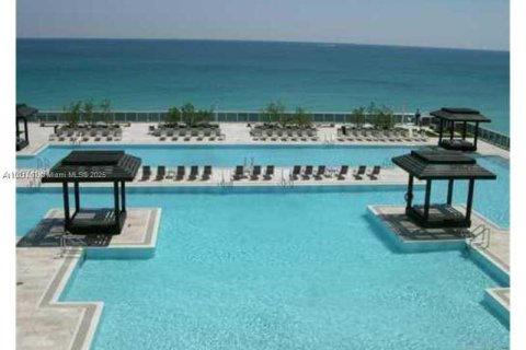 Apartment in Hallandale Beach, Florida 3 bedrooms, 145.95 sq.m. № 2018453 - photo 7