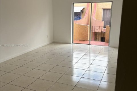 Apartamento en alquiler en Hialeah, Florida, 2 dormitorios, 78.04 m2 № 1933515 - foto 6