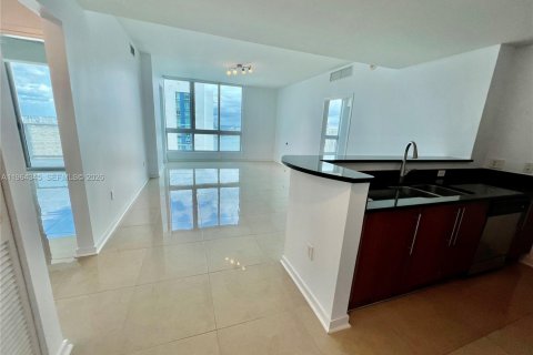 Copropriété à louer à Miami, Floride: 2 chambres, 93.46 m2 № 2026771 - photo 2
