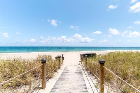 Condominio en alquiler en Fort Lauderdale, Florida, 2 dormitorios, 107.3 m2 № 1139269 - foto 1