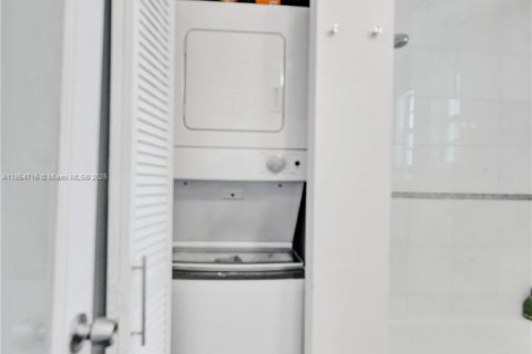 Купить кондоминиум в Майами-Бич, Флорида 1 спальня, 49.8м2, № 2014575 - фото 14