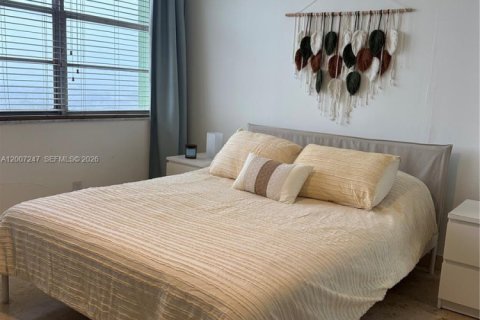Condominio en venta en North Miami, Florida, 2 dormitorios, 110.37 m2 № 2260322 - foto 19