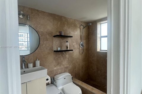 Condominio en venta en North Miami, Florida, 2 dormitorios, 110.37 m2 № 2260322 - foto 16